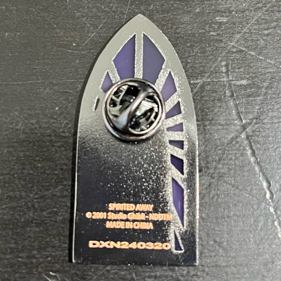 Loungefly Studio Ghibli Stained Glass of Spirited Away No Face Portrait Pin - Picture 5 of 11